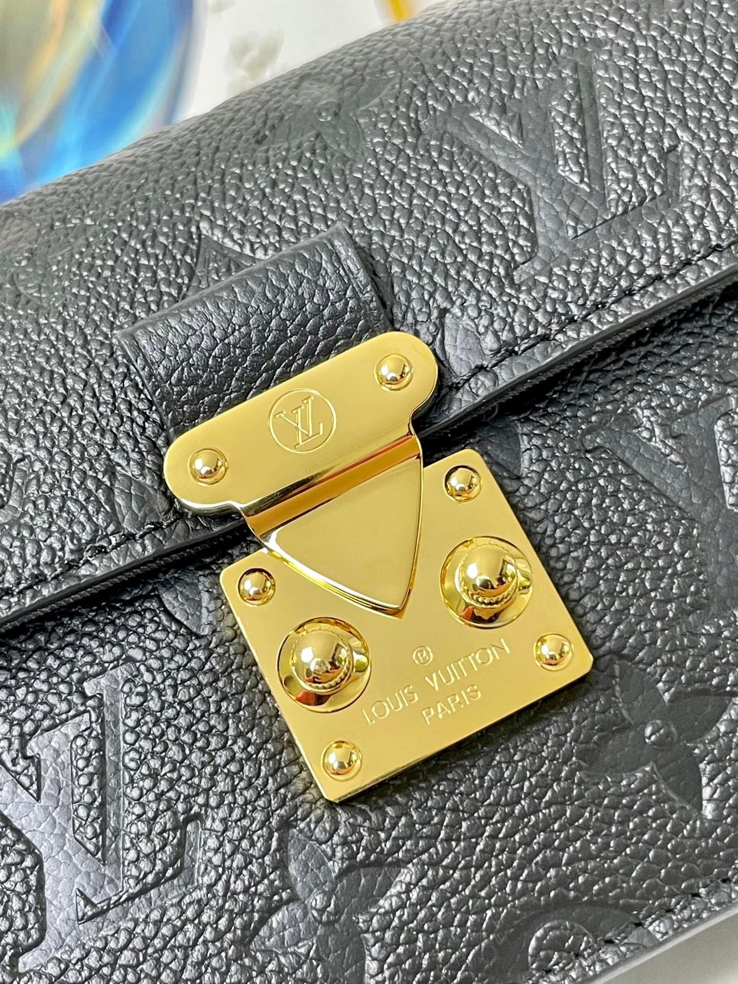 {Style No: XKH7V7CJ} WOC 22 METIS BLACK MONOGRAM EMPREINTE - Image 6