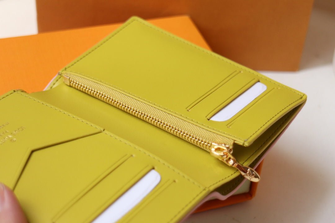 {Style No: OIVXH5X5} VERTICAL COMPACT WALLET PINK CAPUCINES - Image 7