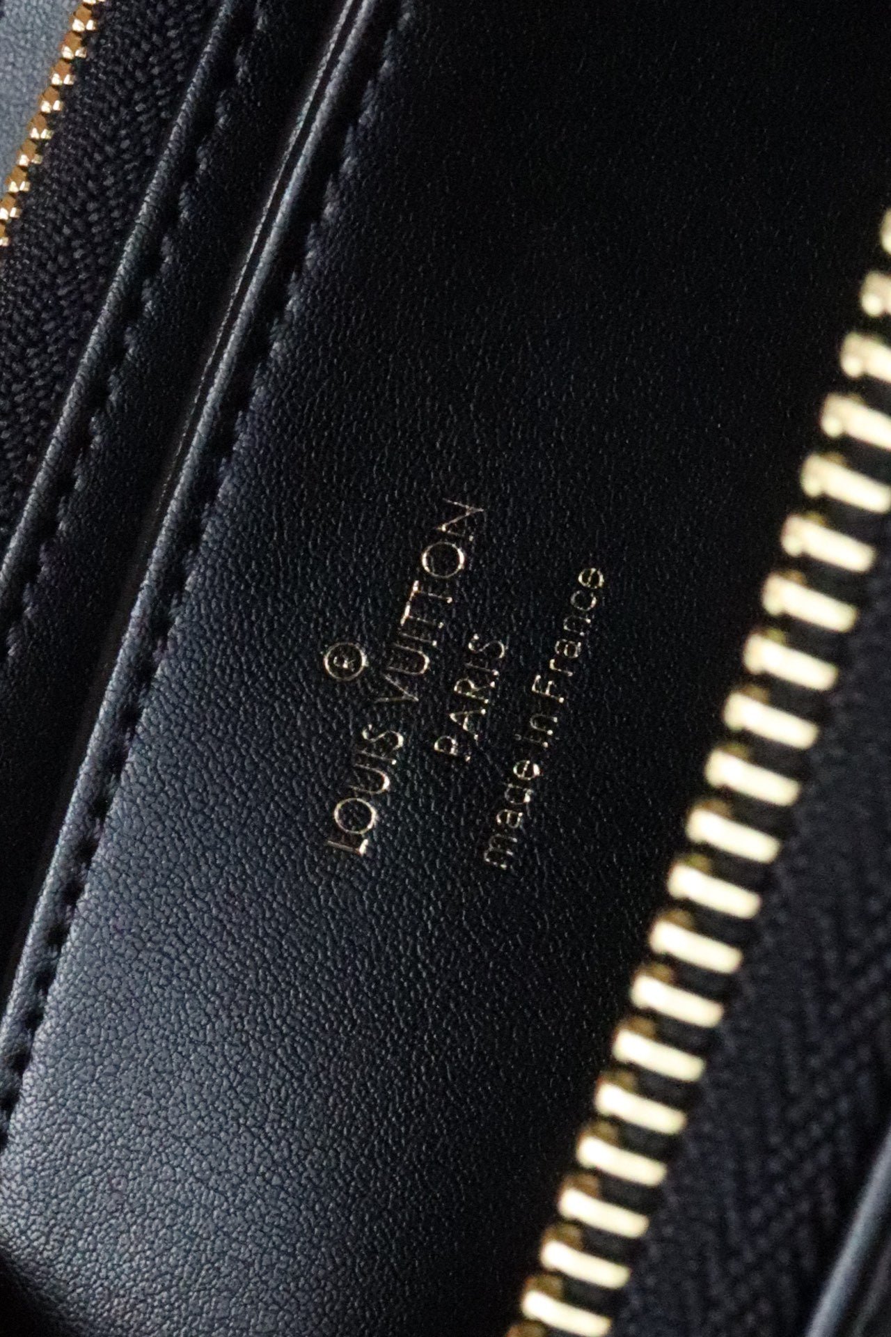 {Style No: Q4QIYB5N} ZIPPY WALLET 19 BLACK EMBOSSED LAMBSKIN - Image 8