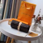 {Style No: FFR6TH6R} LV 25S ASTUCCIO PER 3 OROLOGI 20 IN BROWN MONOGRAM CALFSKIN