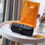 {Style No: EKCN233O} LV 25S ASTUCCIO PER 3 OROLOGI 20 IN BLACK DAMIER GRAPHITE CALFSKIN