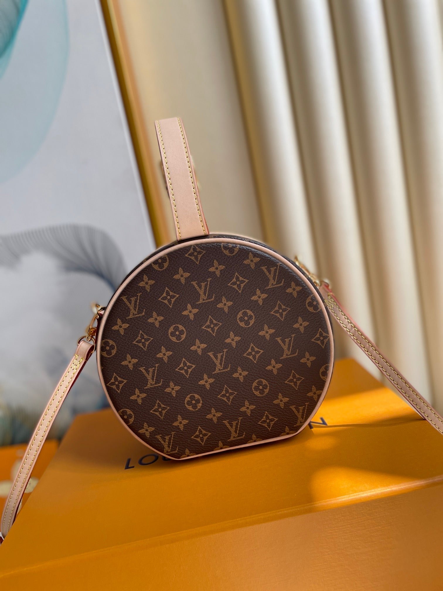 {Style No: 8QCYMNQR} LV 25S PETITE BOITE CHAPEAU 17 IN BROWN MONOGRAM COATED CALFSKIN - Image 2