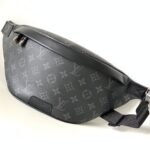 {Style No: 5EQ1B9DX} LV 25S DISCOVERY BUMBAG 44 IN BLACK MONOGRAM ECLIPSE CALFSKIN