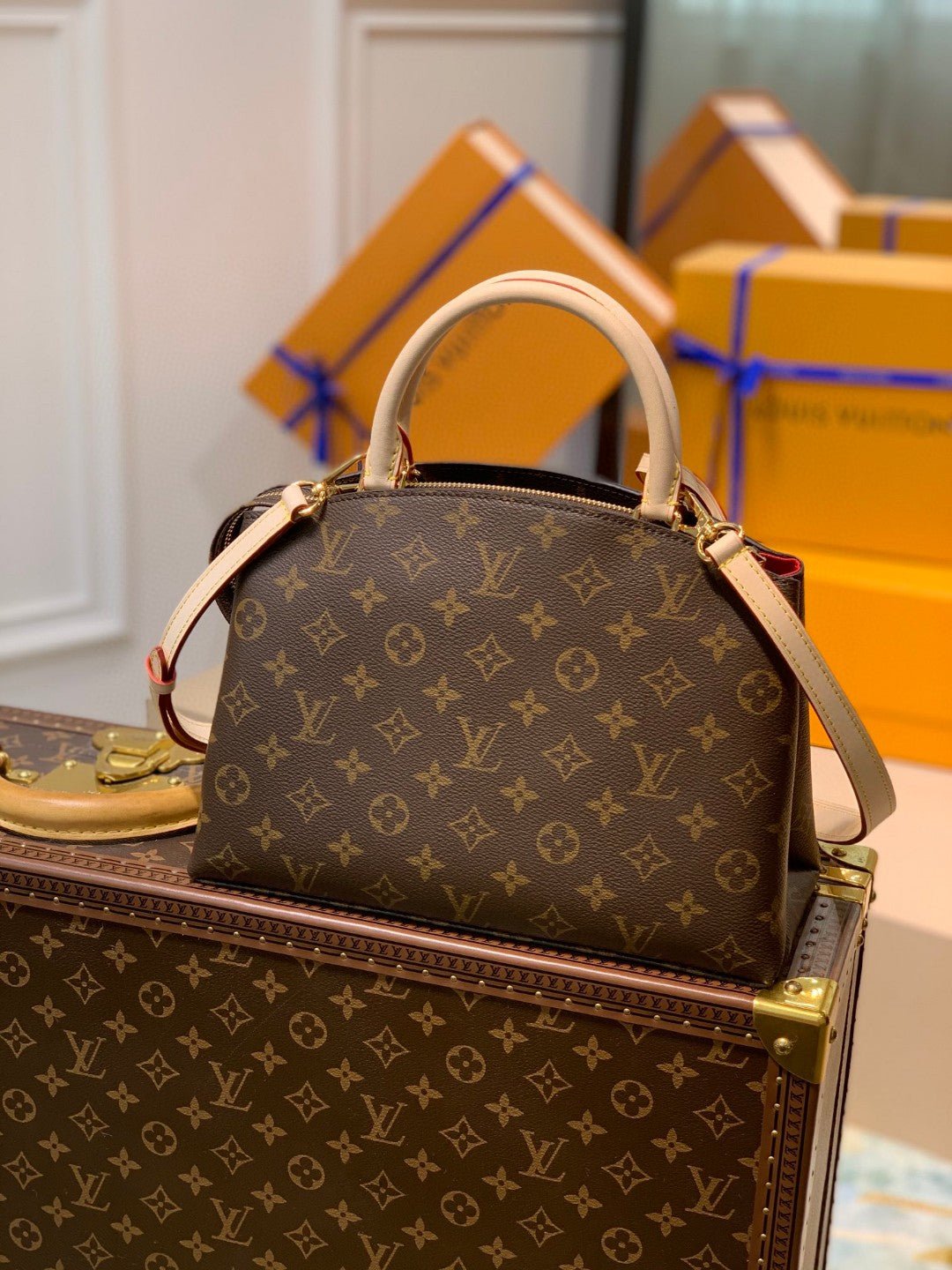 {Style No: C9I9CV42} PETIS PALAIS 29 BROWN MONOGRAM CANVAS - Image 2