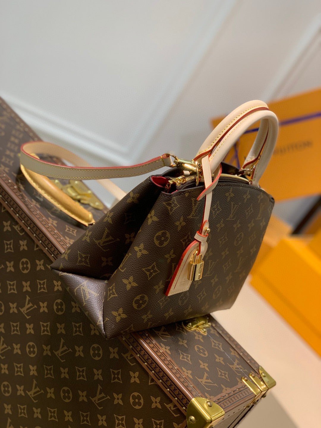 {Style No: C9I9CV42} PETIS PALAIS 29 BROWN MONOGRAM CANVAS - Image 4