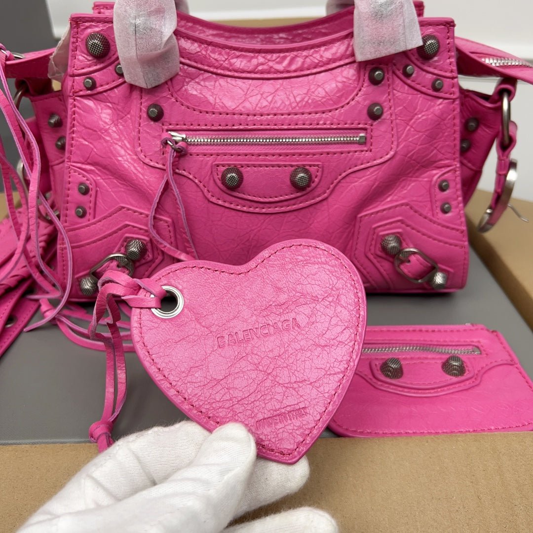 {Style No: 5QRBFSFC} NEO CAGOLE 26 IN DEEP PINK LAMBSKIN - Image 5