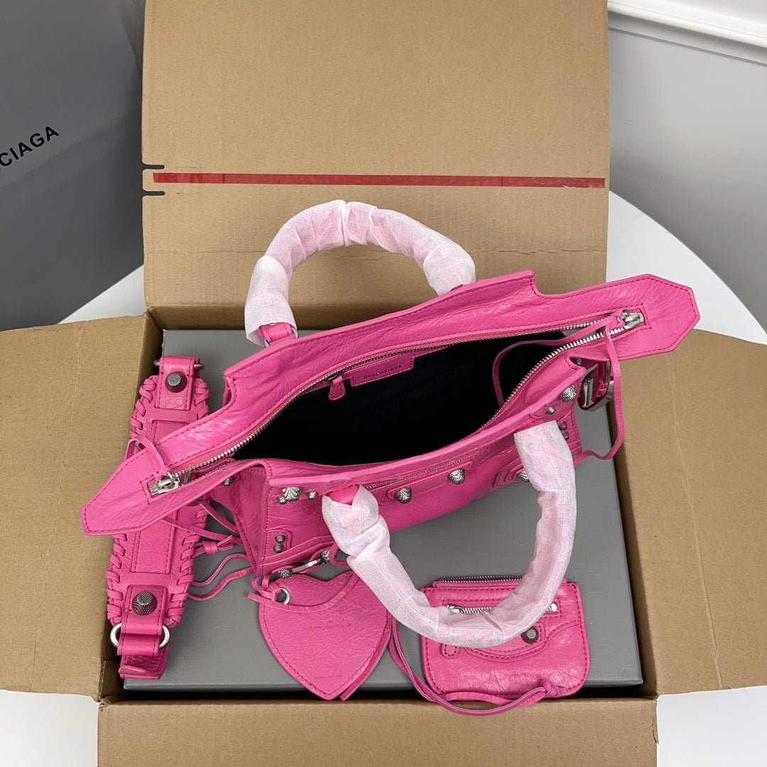 {Style No: 5QRBFSFC} NEO CAGOLE 26 IN DEEP PINK LAMBSKIN - Image 3