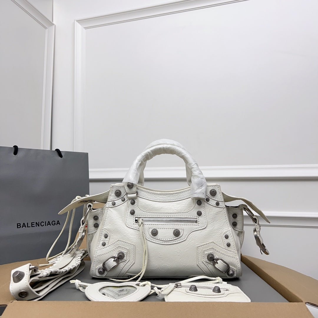 {Style No: OAI9NBBC} NEO CAGOLE 26 IN WHITE LAMBSKIN