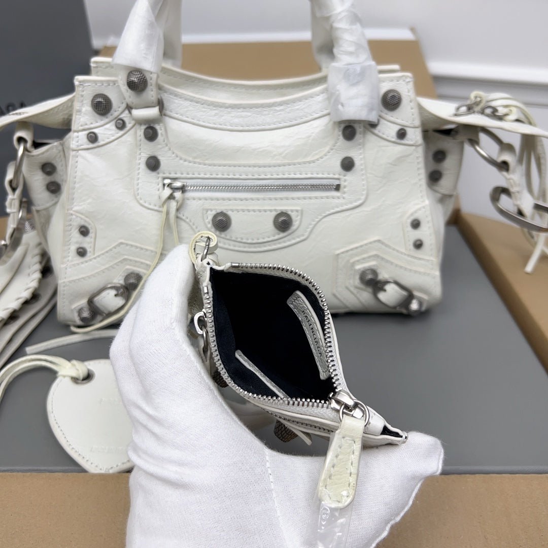 {Style No: OAI9NBBC} NEO CAGOLE 26 IN WHITE LAMBSKIN - Image 4