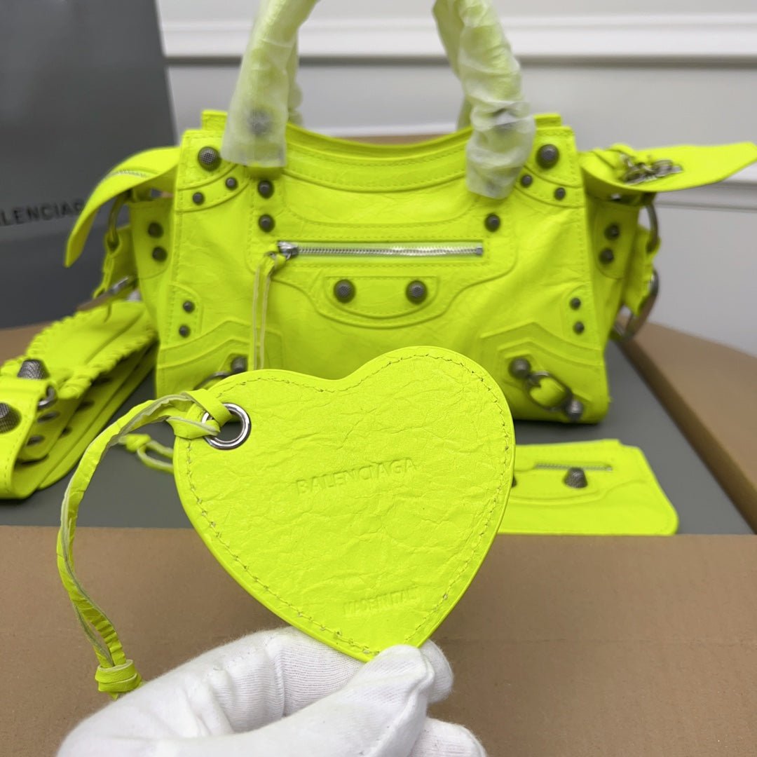 {Style No: GLE5ZUBH} NEO CAGOLE 26 IN PEAR LAMBSKIN - Image 2