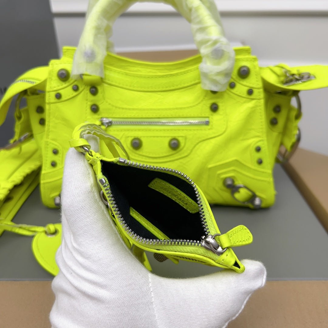 {Style No: GLE5ZUBH} NEO CAGOLE 26 IN PEAR LAMBSKIN - Image 4