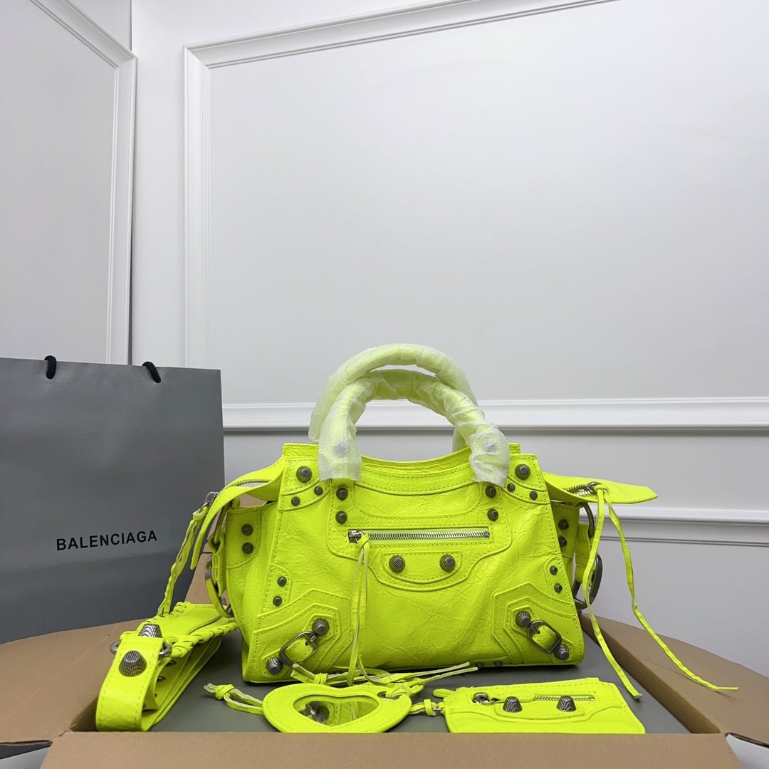 {Style No: GLE5ZUBH} NEO CAGOLE 26 IN PEAR LAMBSKIN - Image 7