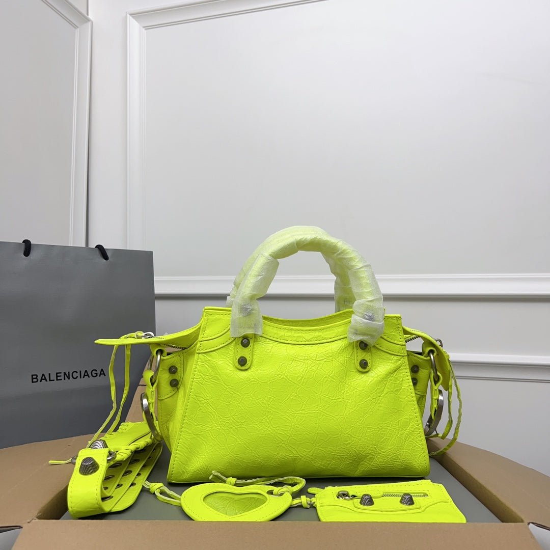 {Style No: GLE5ZUBH} NEO CAGOLE 26 IN PEAR LAMBSKIN - Image 9