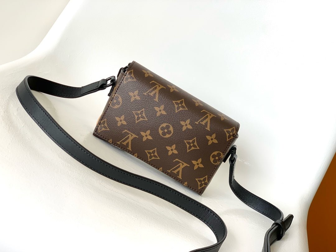 {Style No: BUZ9ES24} STEAMER BAG 26 IN BROWN MONOGRAM MACASSAR CANVAS - Image 3