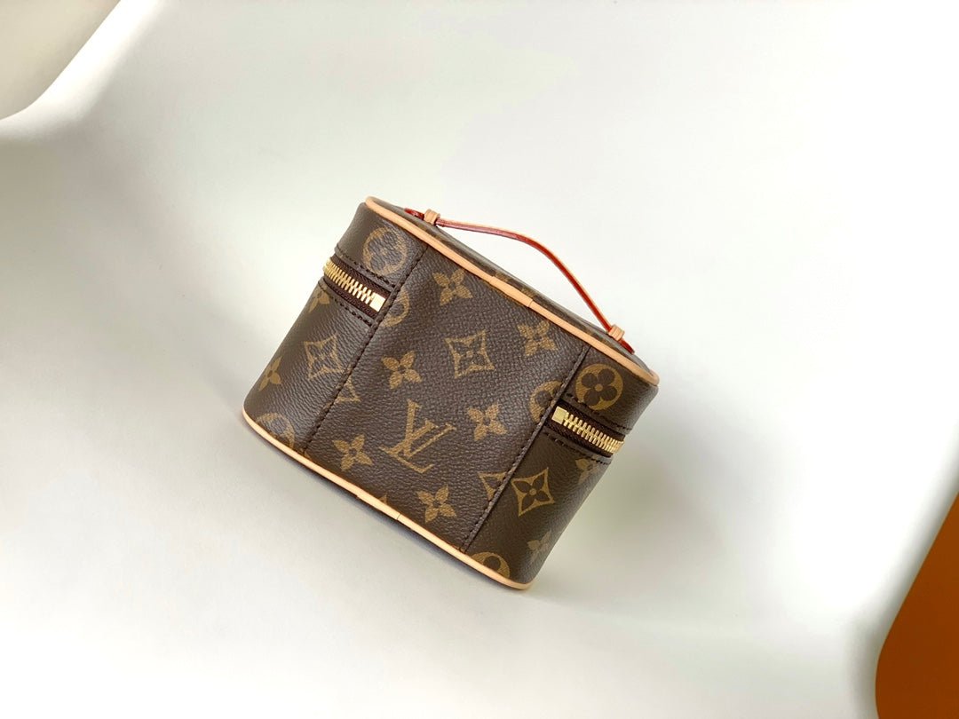 {Style No: VG5EX623} NICE NANO 14 TOILETRY POUCH - Image 5