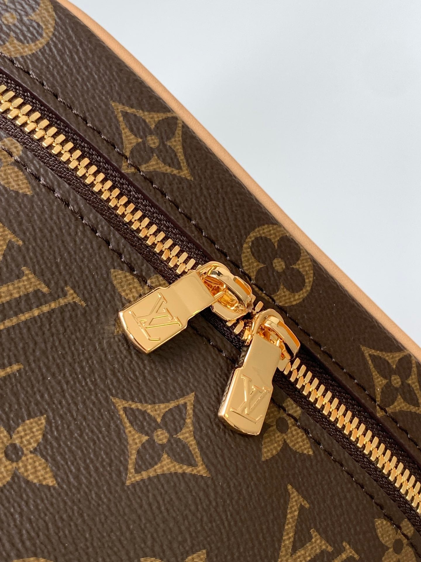 {Style No: CPNDUPGH} NICE MINI 20 TOILETRY POUCH - Image 5