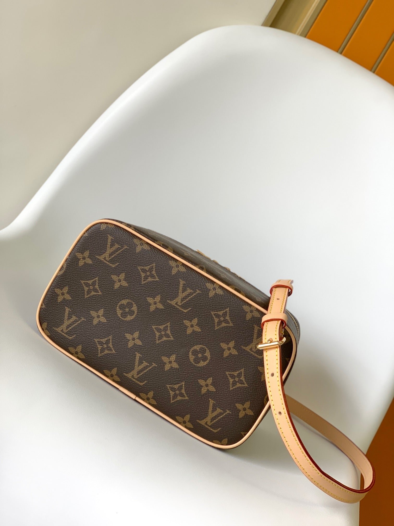 {Style No: BIWQSS93} NICE BB 24 TOILETRY POUCH - Image 5