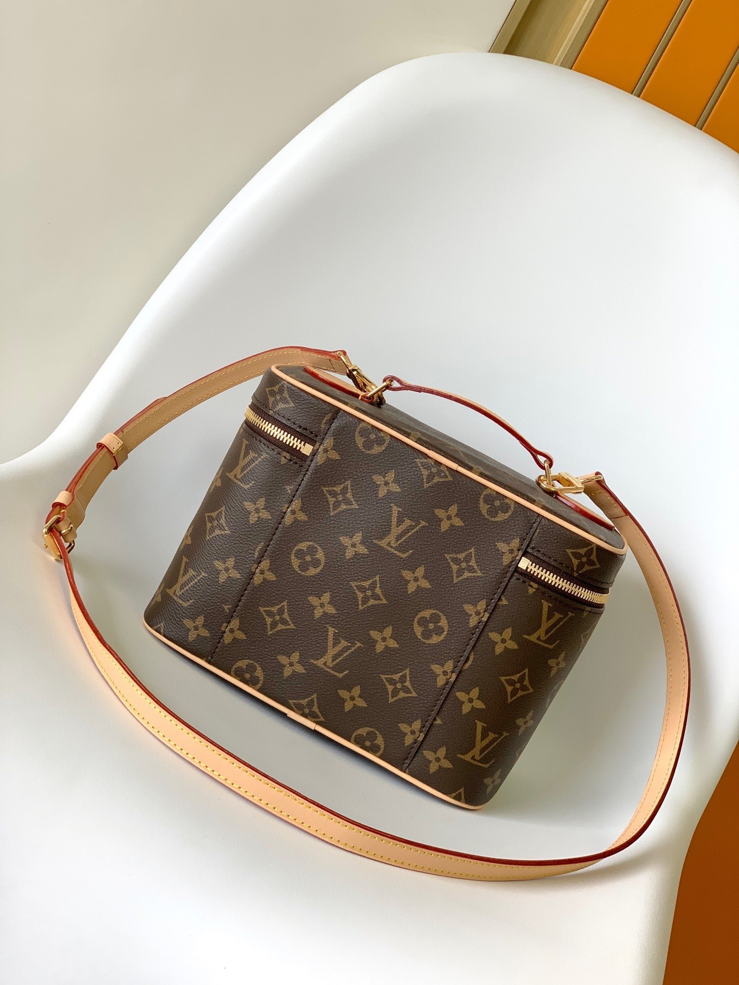 {Style No: BIWQSS93} NICE BB 24 TOILETRY POUCH - Image 7