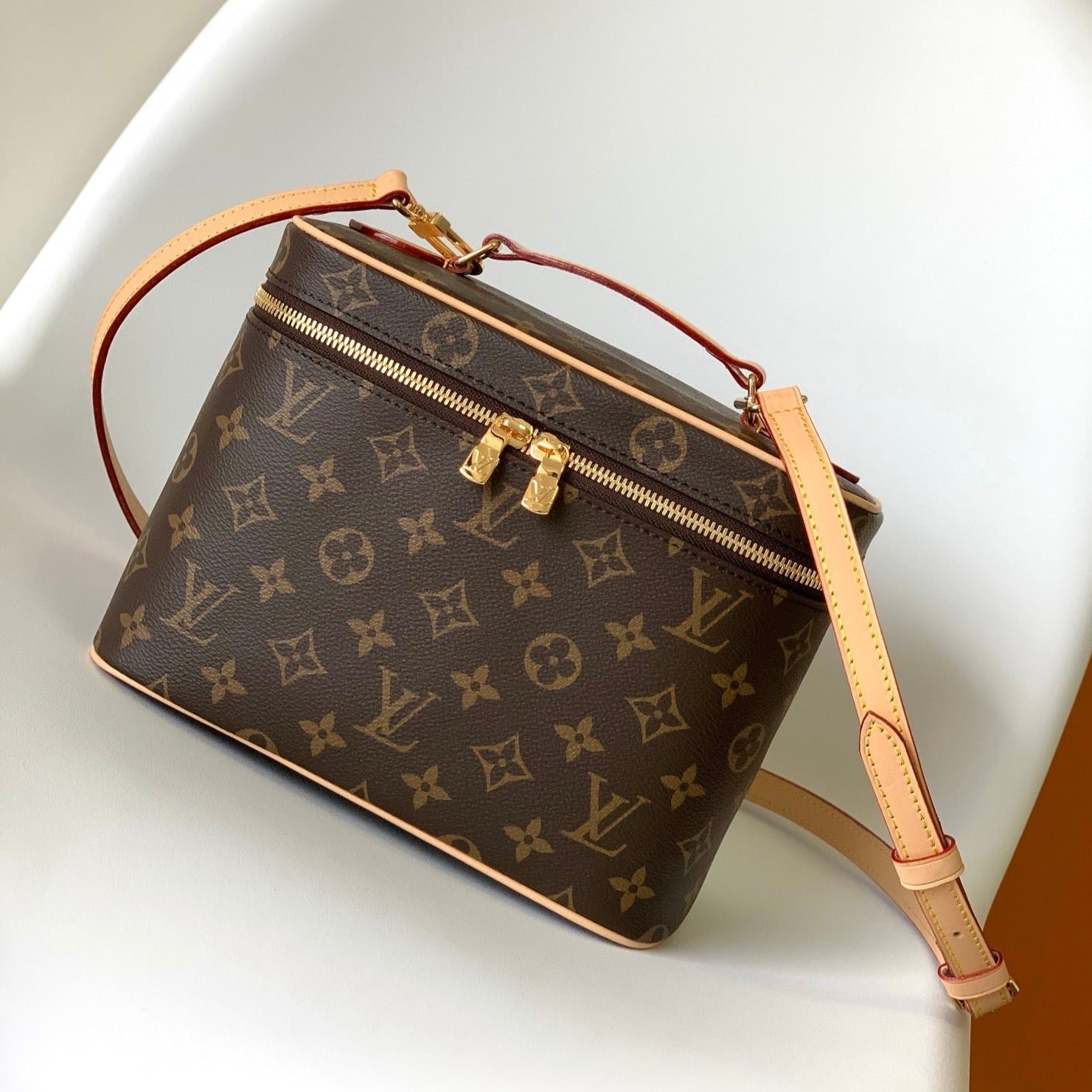 {Style No: BIWQSS93} NICE BB 24 TOILETRY POUCH