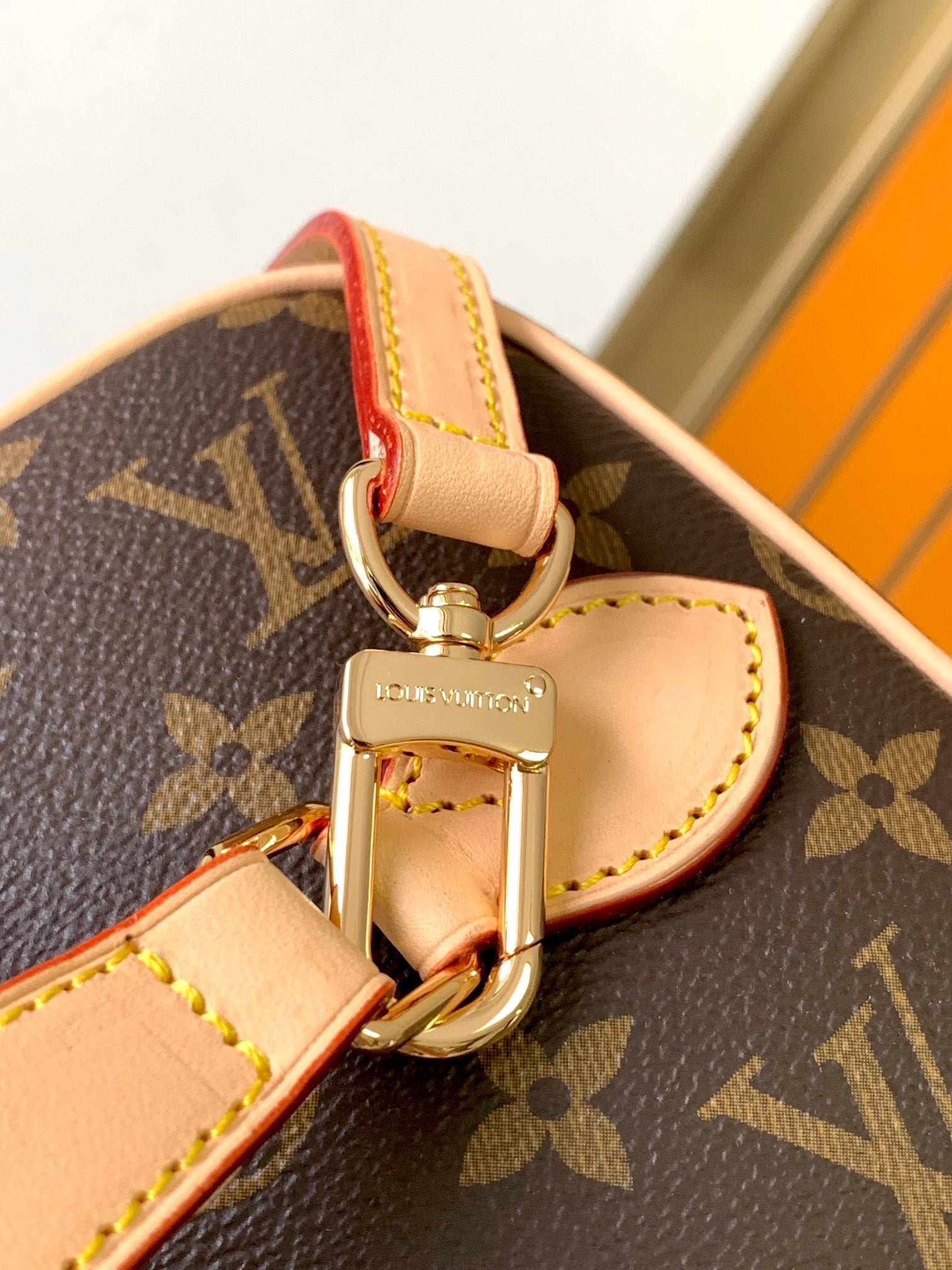 {Style No: BIWQSS93} NICE BB 24 TOILETRY POUCH - Image 9
