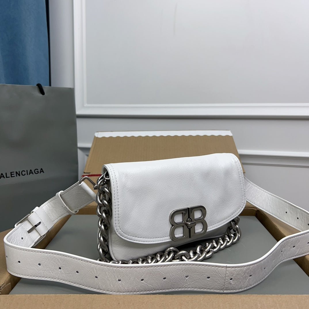 {Style No: DT31NCAT} BB SOFT FLAP BAG 24 IN WHITE PEACH CALFSKIN SILVER HARDWARE - Image 4