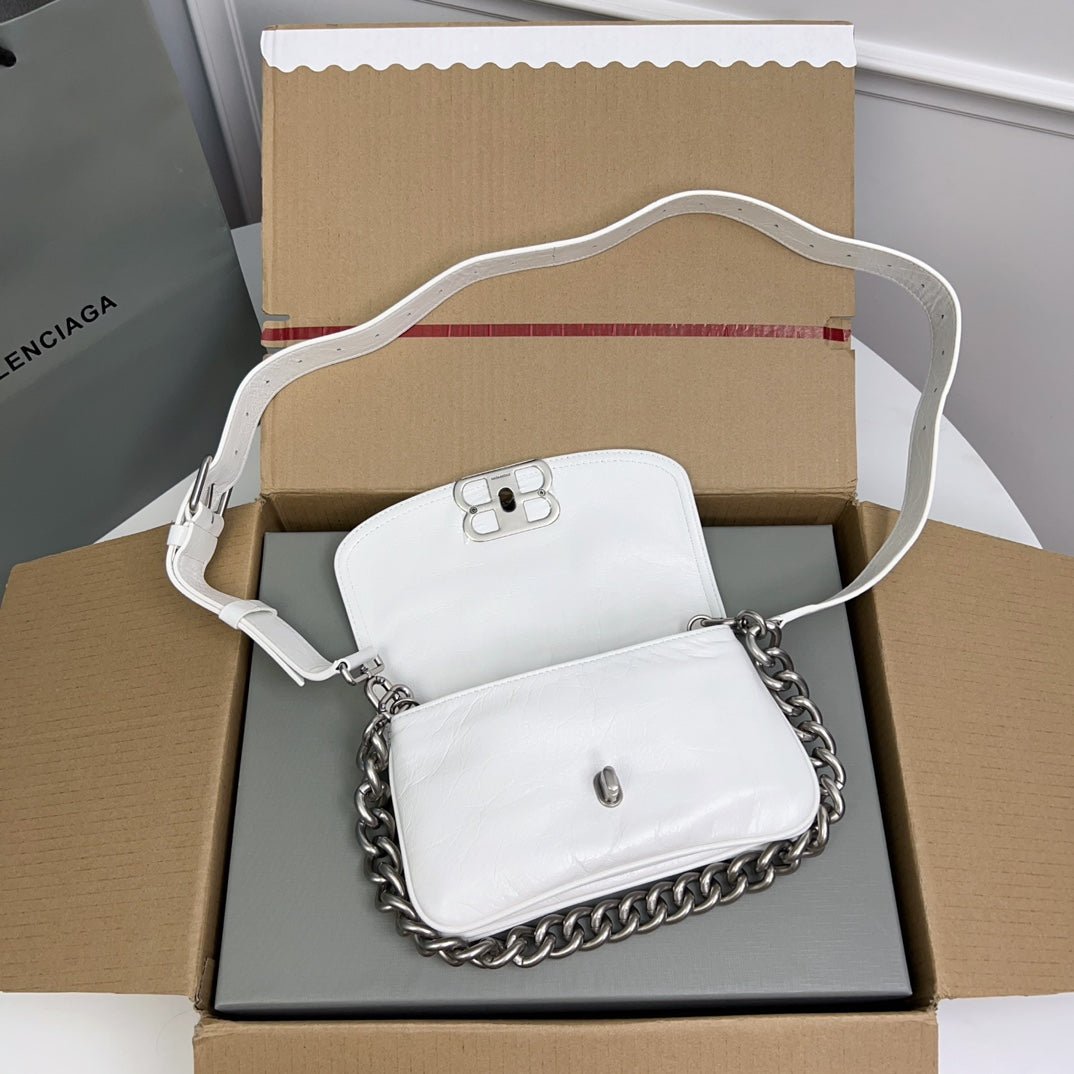 {Style No: DT31NCAT} BB SOFT FLAP BAG 24 IN WHITE PEACH CALFSKIN SILVER HARDWARE - Image 5