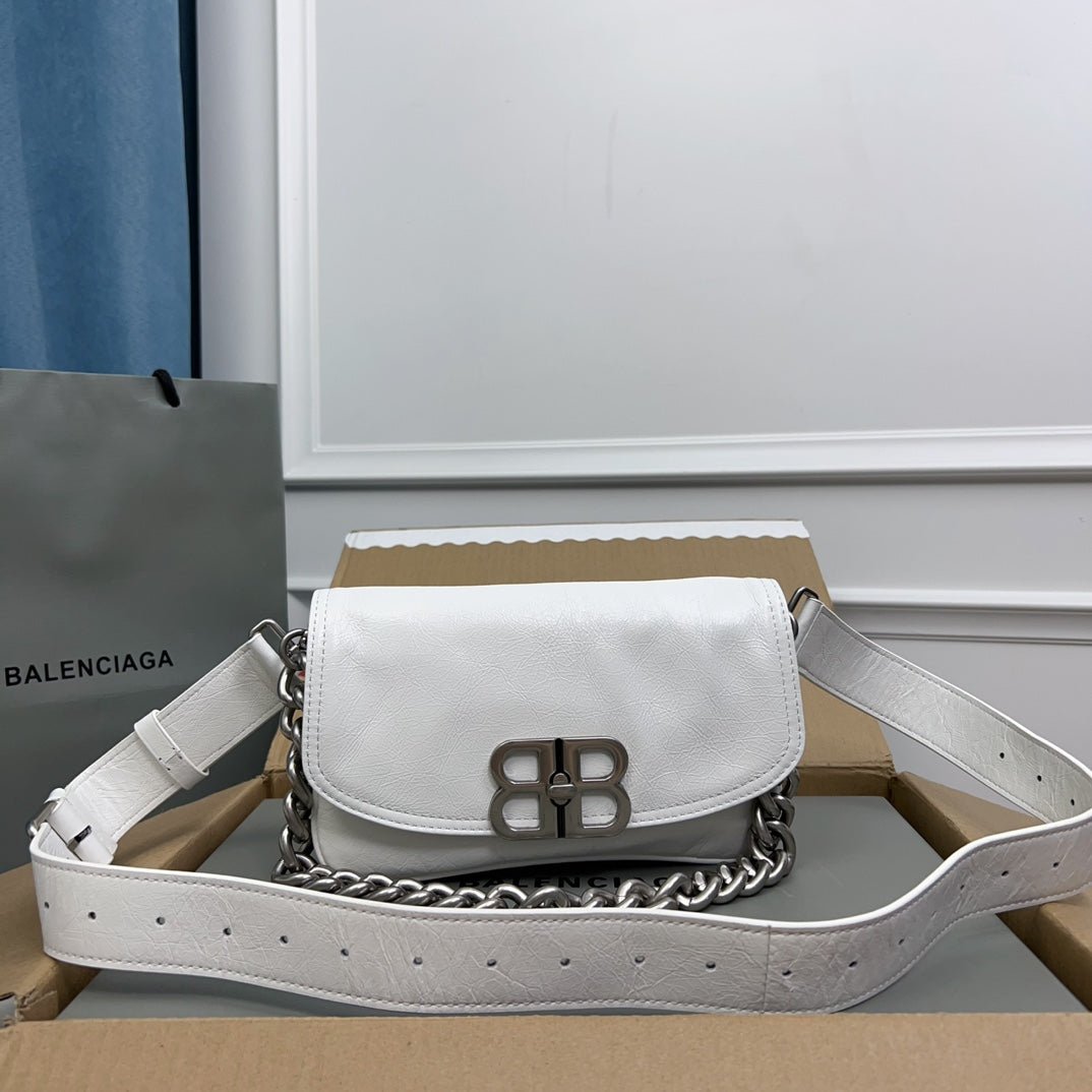{Style No: DT31NCAT} BB SOFT FLAP BAG 24 IN WHITE PEACH CALFSKIN SILVER HARDWARE - Image 9