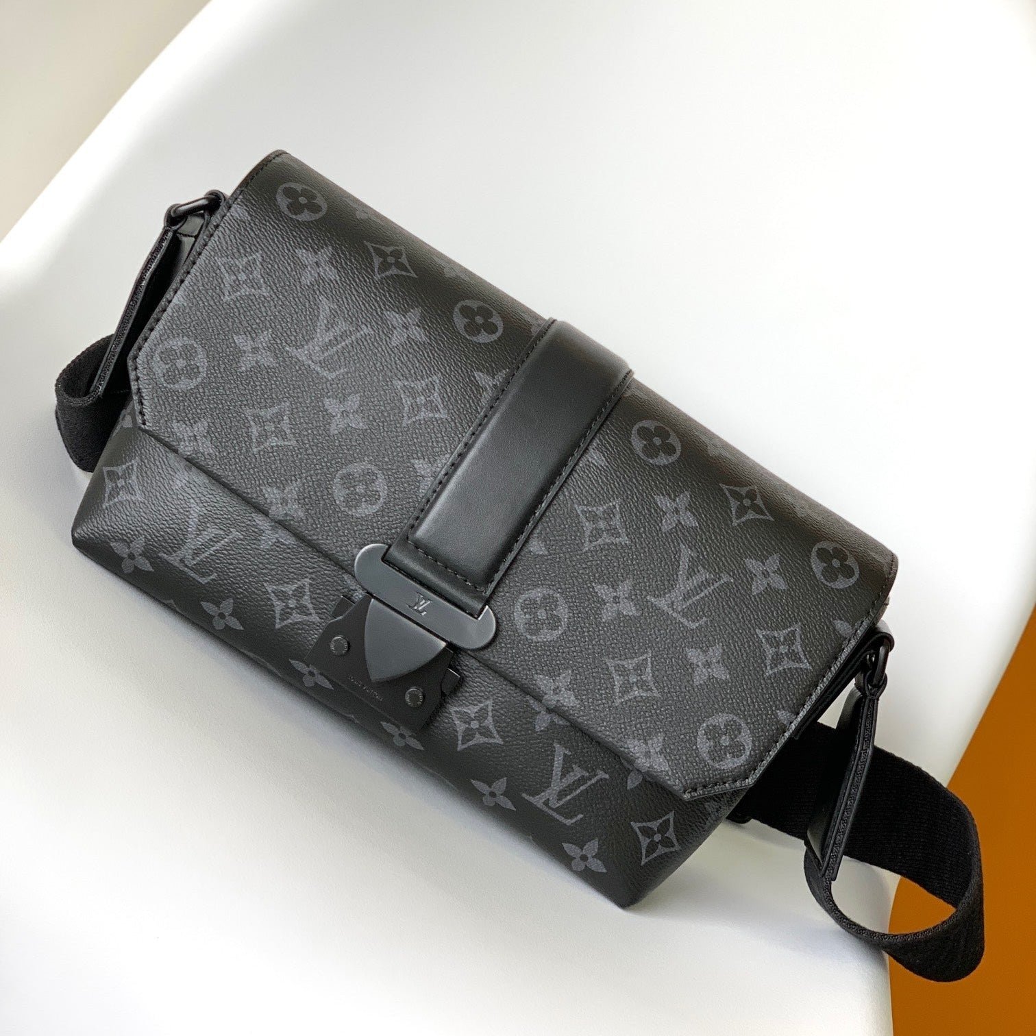 {Style No: DEZRM7RX} S-CAPE MESSENGER BAG 28 IN BLACK MONOGRAM ECLIPSE CANVAS