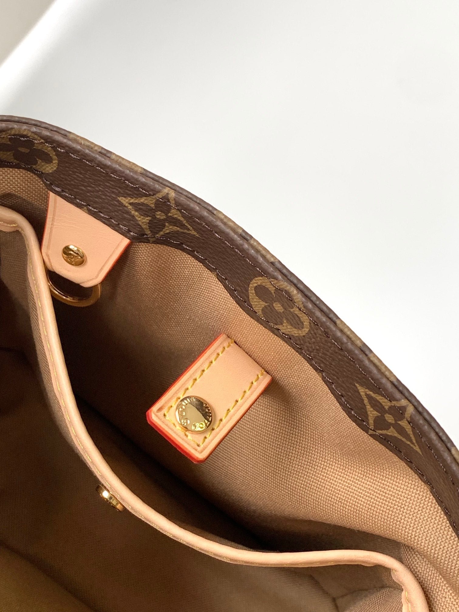 {Style No: PG35MSFH} VAVIN PM TOTE 23 BROWN MONOGRAM CANVAS - Image 8