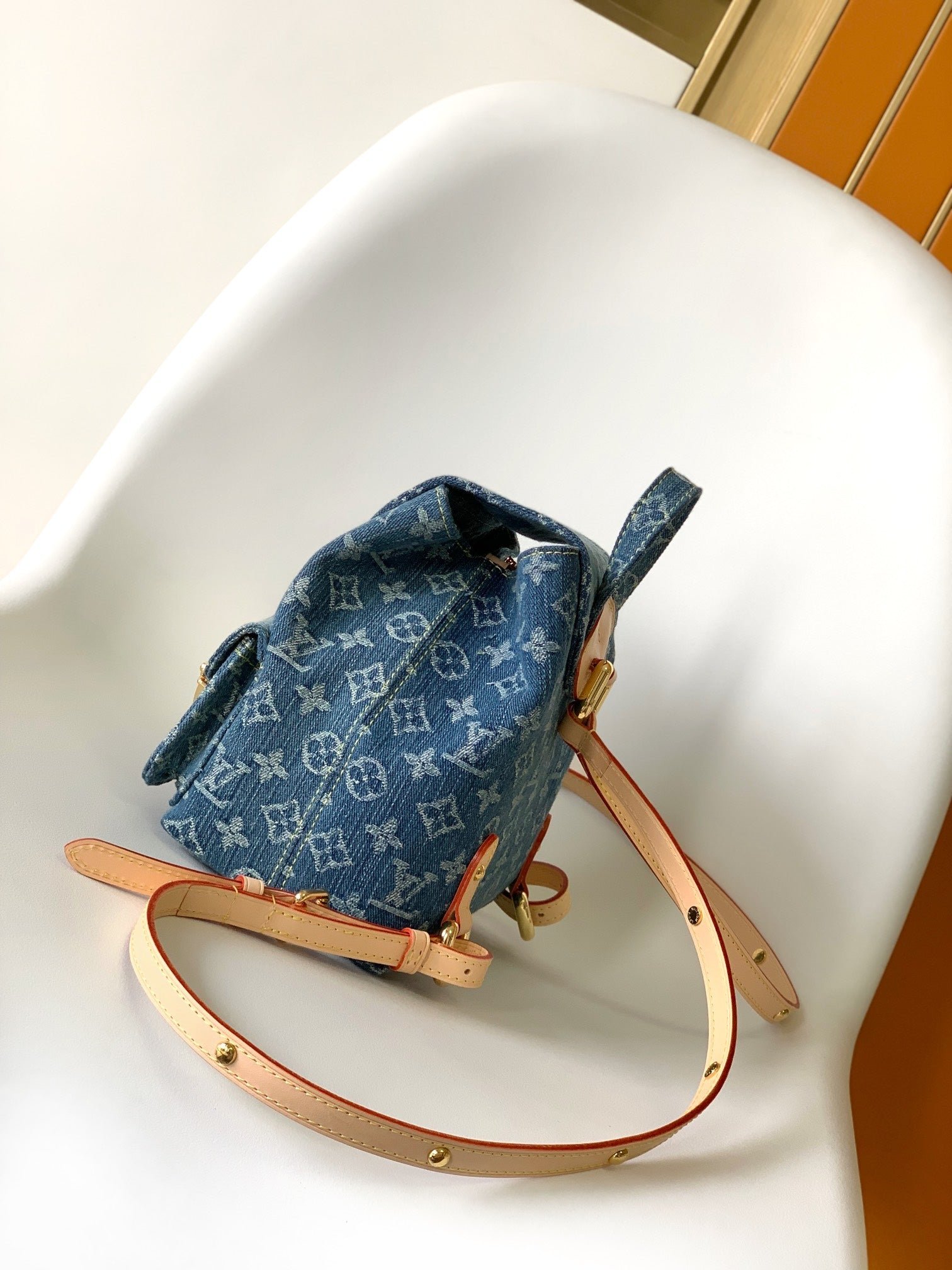{Style No: UW7UHNBI} VENICE BACKPACK 24 DENIM BLUE - Image 2