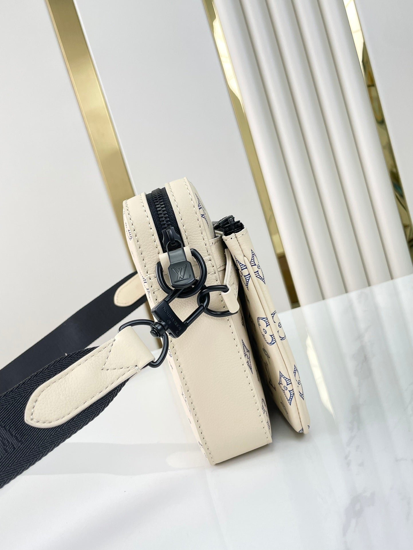 {Style No: 5QCM72LF} TRIO MESSENGER 25 IN CREAM BLUE MONOGRAM SHADOW CALFSKIN - Image 5