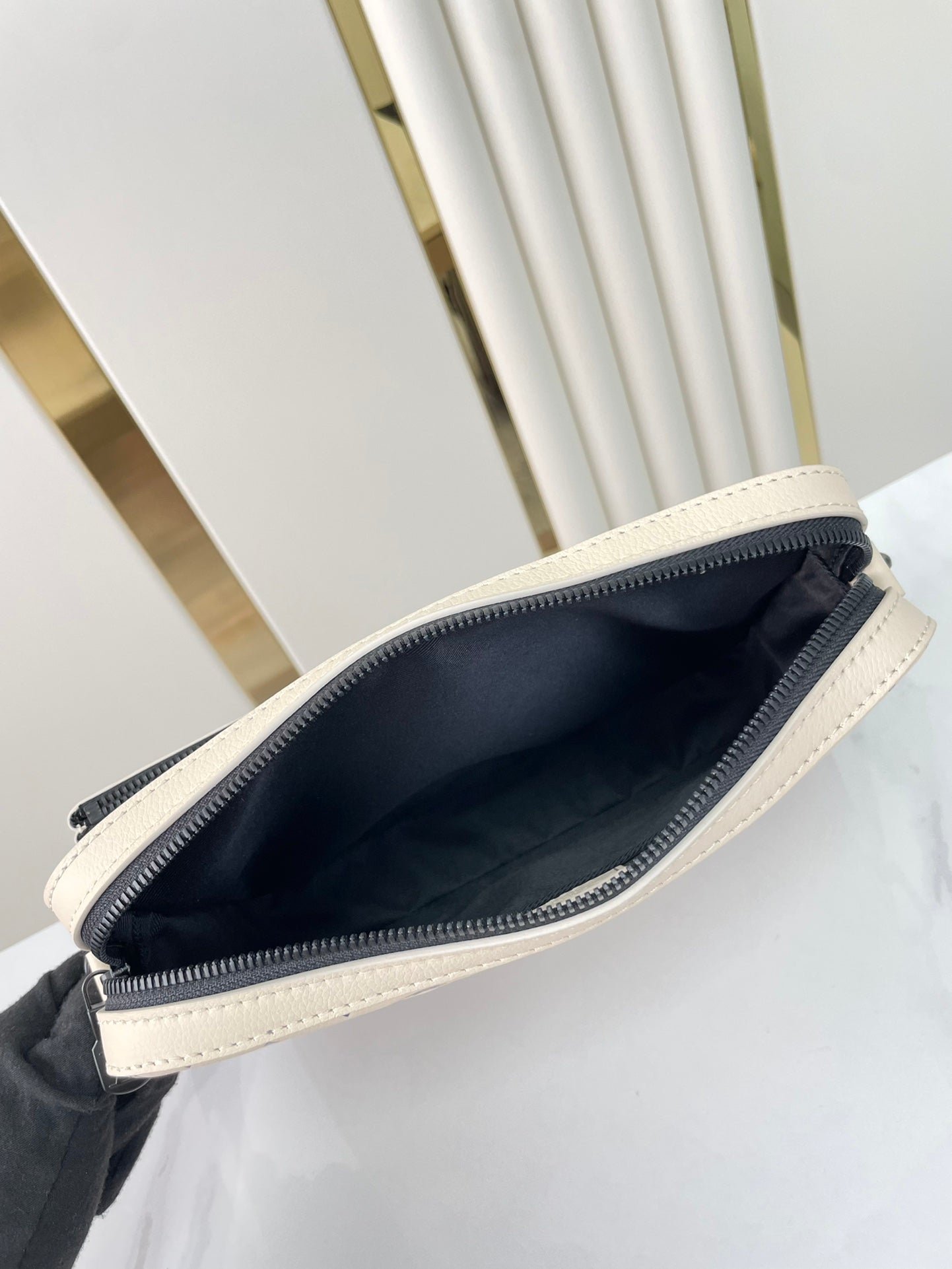 {Style No: 5QCM72LF} TRIO MESSENGER 25 IN CREAM BLUE MONOGRAM SHADOW CALFSKIN - Image 8