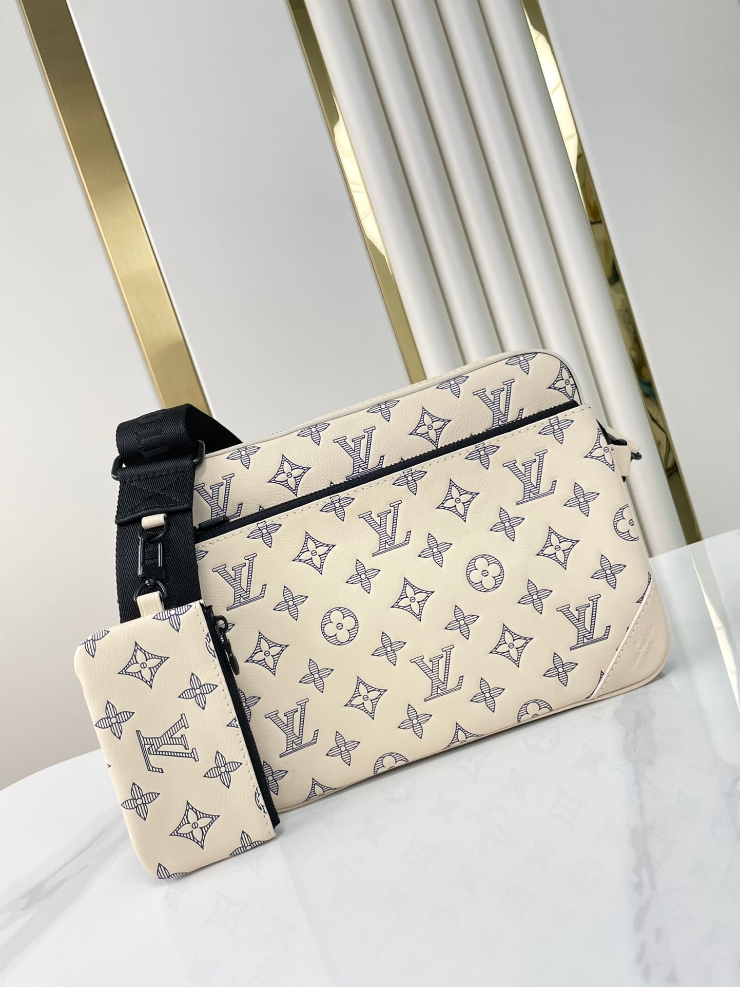 {Style No: 5QCM72LF} TRIO MESSENGER 25 IN CREAM BLUE MONOGRAM SHADOW CALFSKIN - Image 9