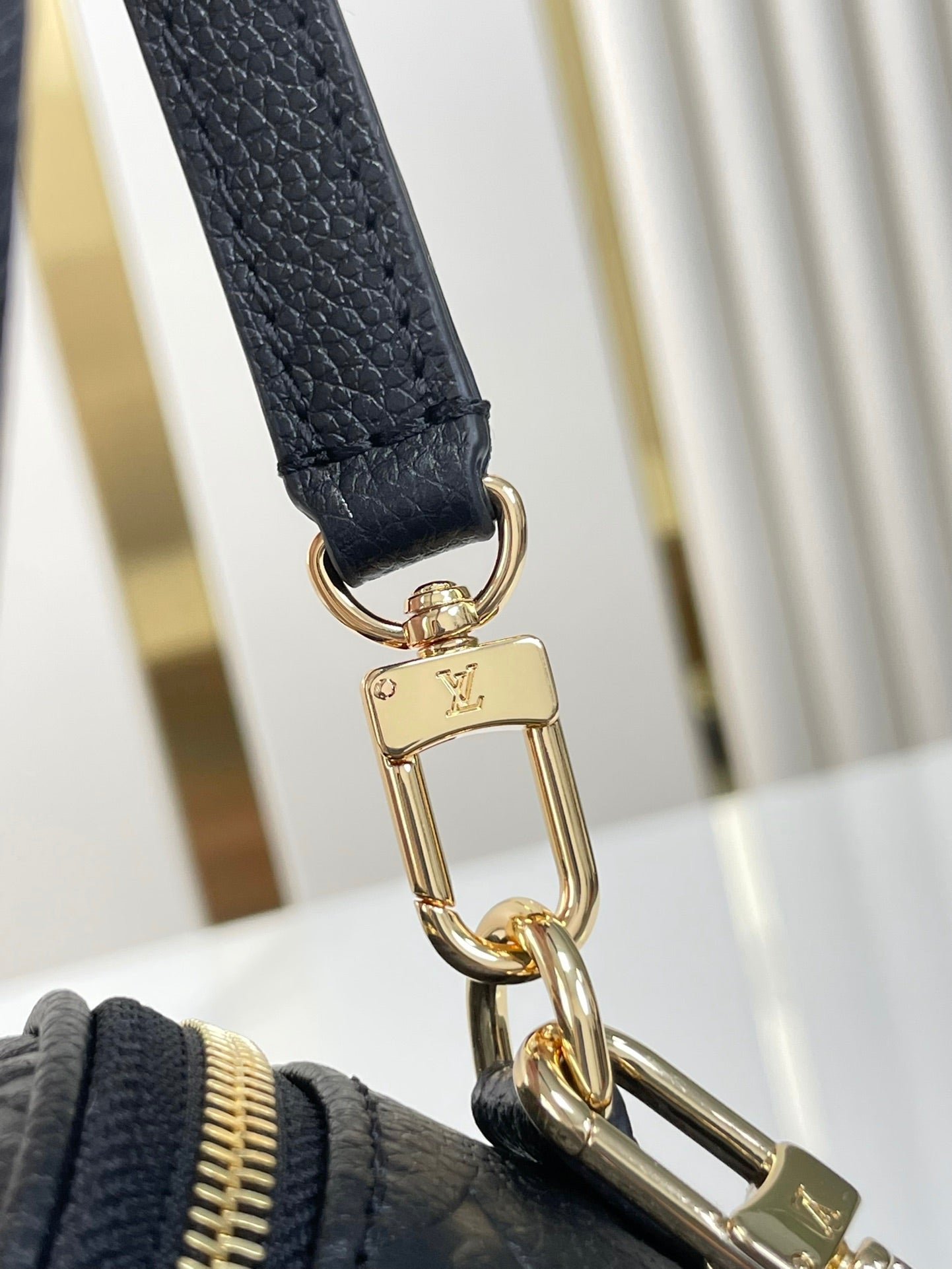 {Style No: ZZ5PQAGK} MINI BUMBAG 17 IN BLACK MONOGRAM EMPREINTE LEATHER GOLD HARDWARE - Image 6