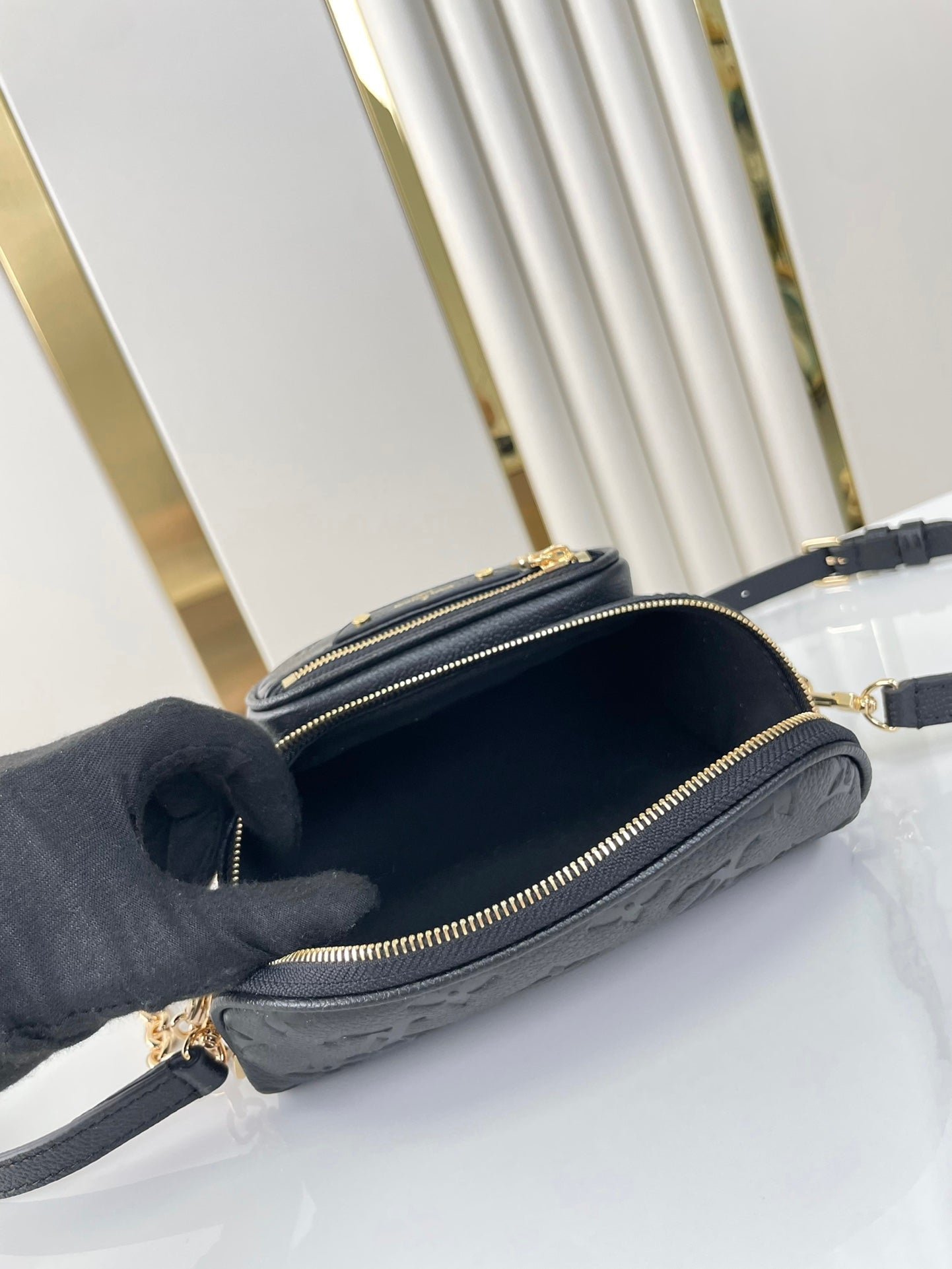 {Style No: ZZ5PQAGK} MINI BUMBAG 17 IN BLACK MONOGRAM EMPREINTE LEATHER GOLD HARDWARE - Image 7