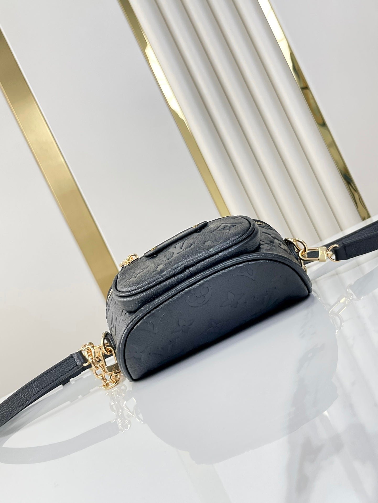 {Style No: ZZ5PQAGK} MINI BUMBAG 17 IN BLACK MONOGRAM EMPREINTE LEATHER GOLD HARDWARE - Image 9