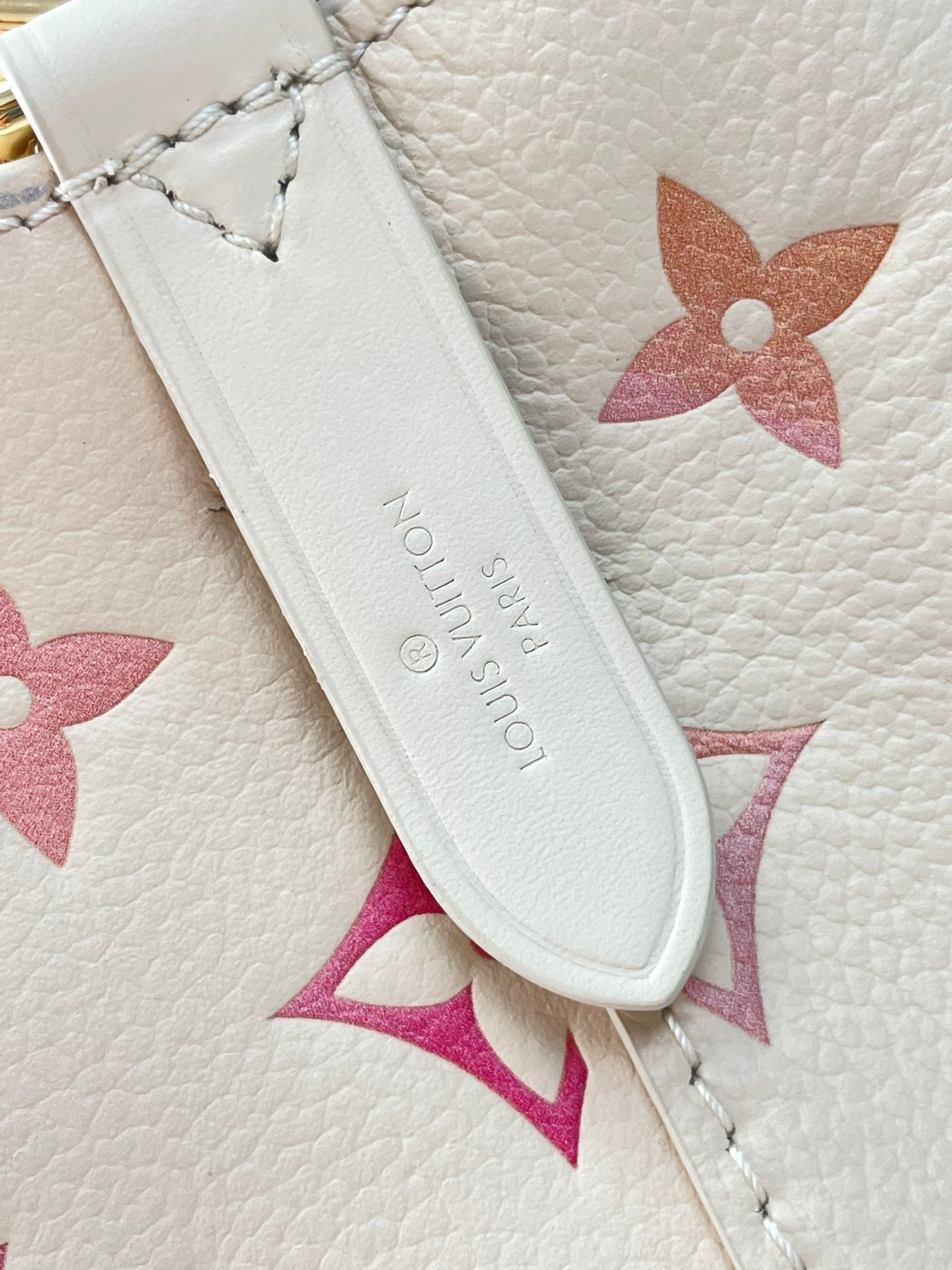 {Style No: RS3WJOC6} NÉONOÉ BB 20 IN SUNRISE AQUARELLE MONOGRAM EMPREINTE LEATHER - Image 2