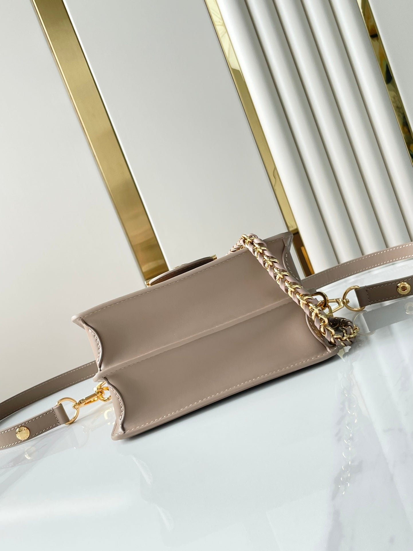 {Style No: CF935EO9} DAUPHINE MINI 20 IN MEDIUM BROWN EPI GRAINED CALFSKIN GOLD HARDWARE - Image 4