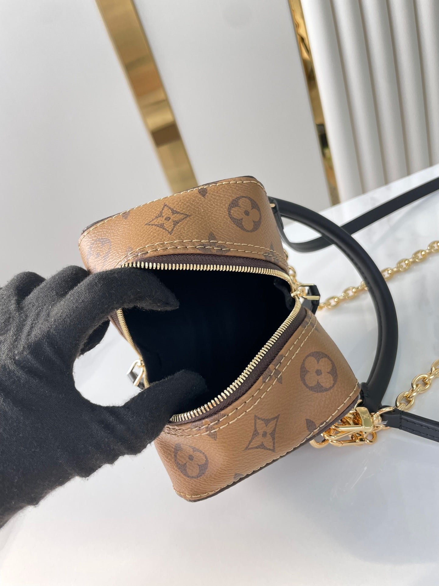 {Style No: JYUUUVSG} DICE 9 IN BROWN MONOGRAM AND MONOGRAM REVERSE CANVAS GOLD HARDWARE - Image 2