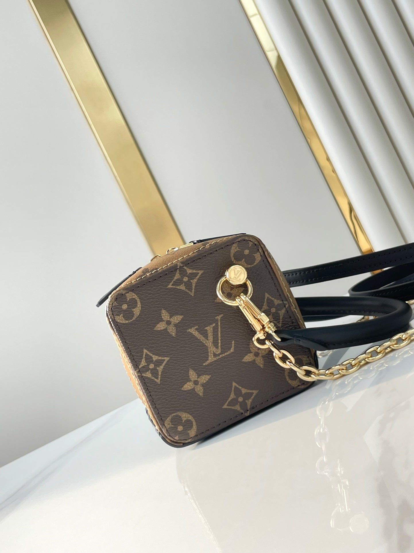 {Style No: JYUUUVSG} DICE 9 IN BROWN MONOGRAM AND MONOGRAM REVERSE CANVAS GOLD HARDWARE - Image 9