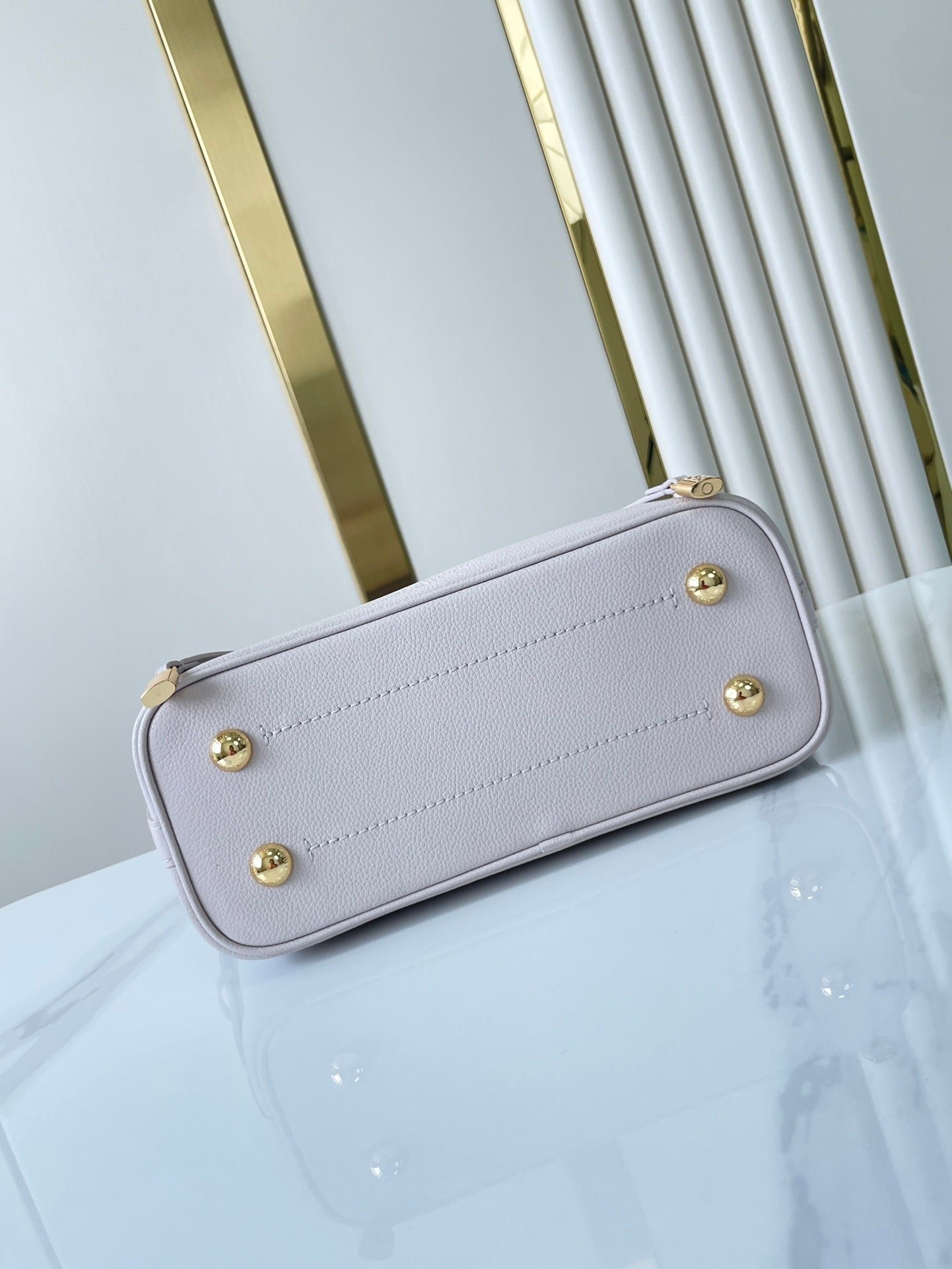 {Style No: P2W3NAZ4} FLORE 28 IN WHITE PERFORATED CALFSKIN - Image 4