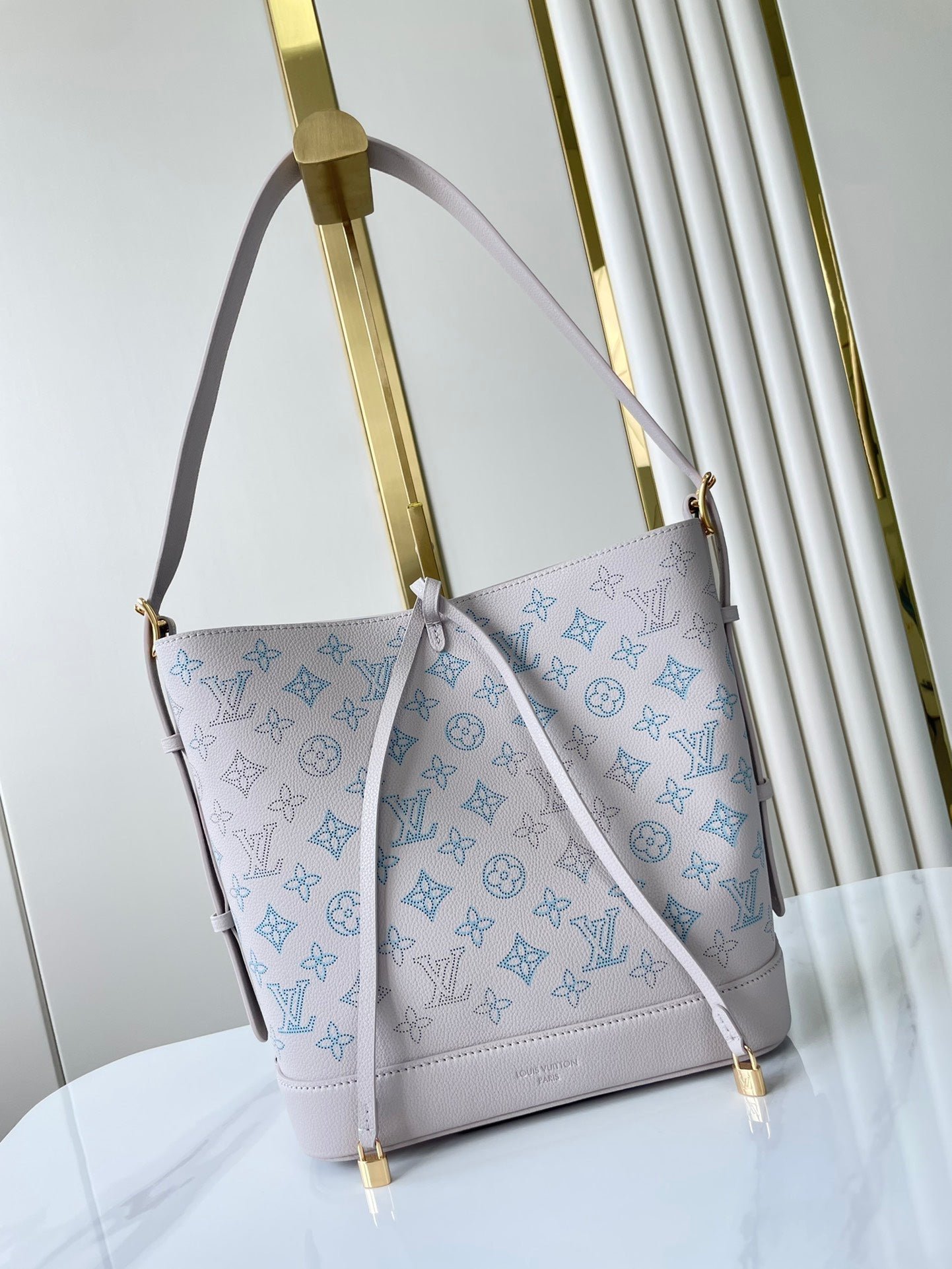 {Style No: P2W3NAZ4} FLORE 28 IN WHITE PERFORATED CALFSKIN - Image 8