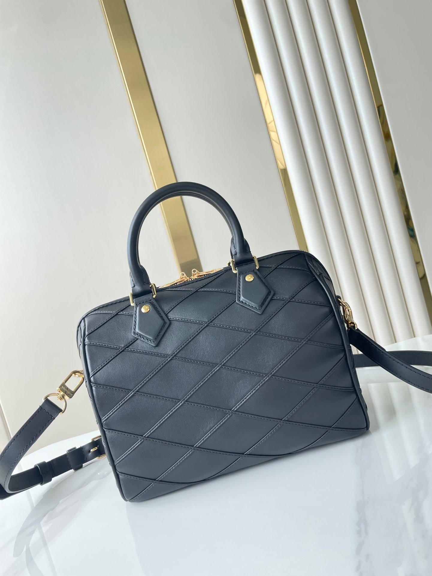 {Style No: 4OOKSP8S} SPEEDY BANDOULIÈRE 25 WITH CRISS CROSS PATTERN IN BLACK LAMBSKIN - Image 5