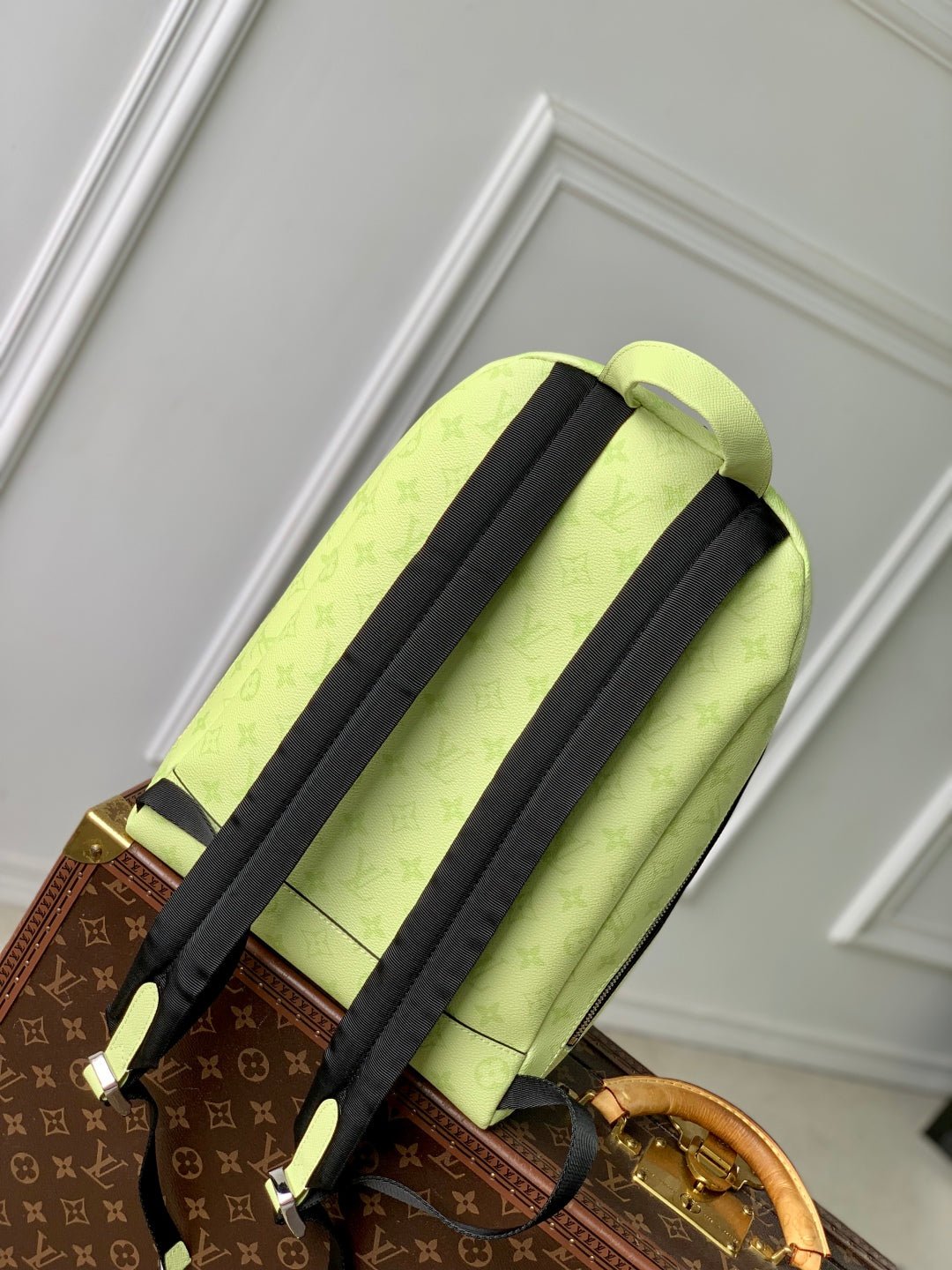 {Style No: 9BMHVVID} DISCOVERY SLIM BACKPACK 38 IN LEMON YELLOW MONOGRAM ECLIPSE REVERSE CALFSKIN - Image 3