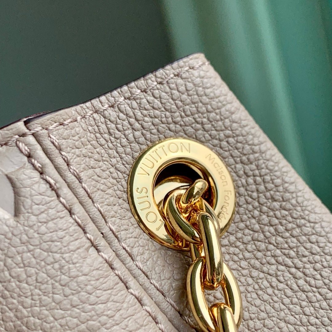 {Style No: URIS4S63} ANYTIME MM 42 IN TOURTERELLE GRAY MONOGRAM EMPREINTE CALFSKIN GOLD HARDWARE - Image 8