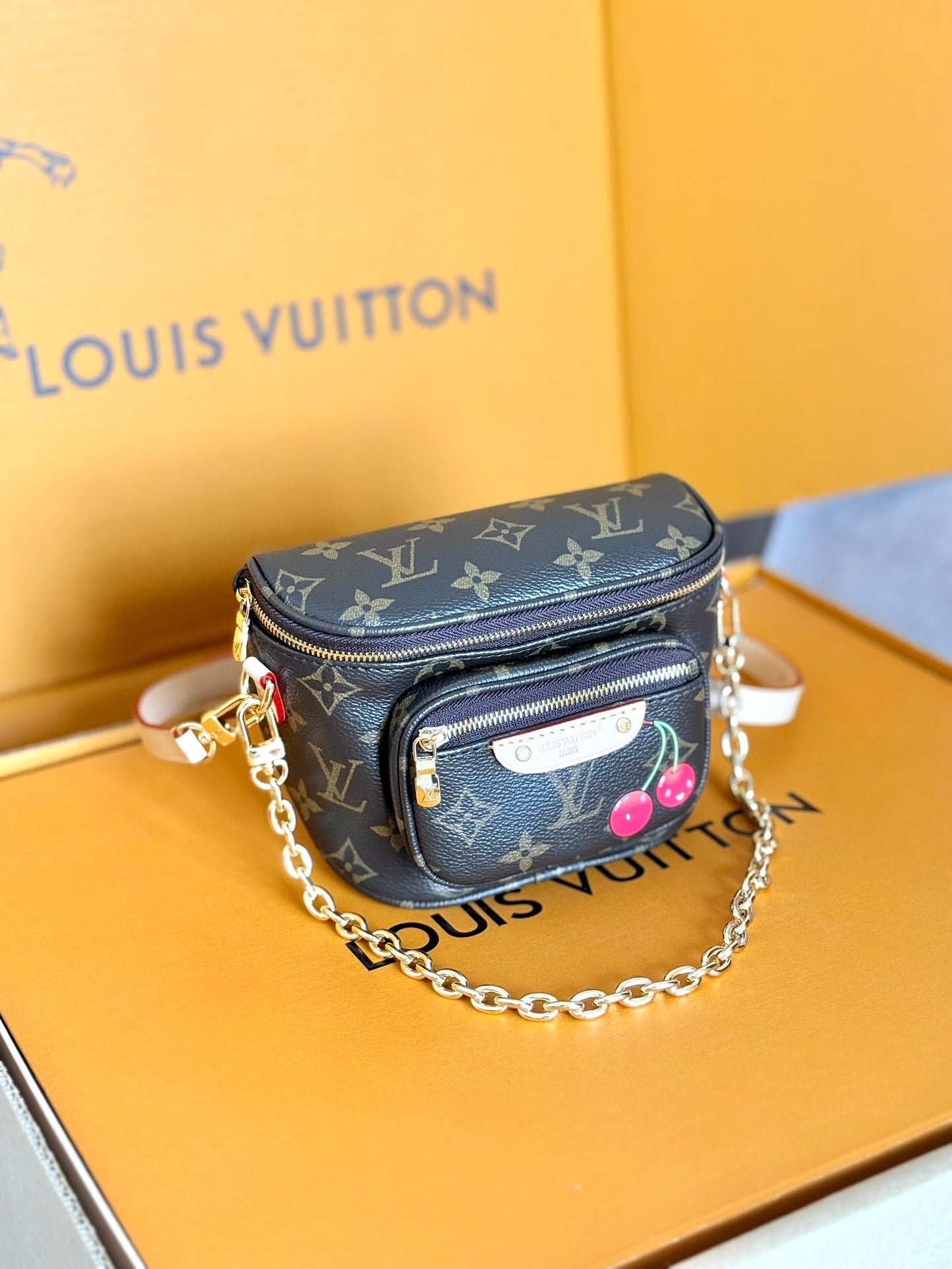 {Style No: DI5ZGY4Q} LV 25S MINI BUMBAG 17 IN BROWN CANVAS MONOGRAM CHERRY PRINT GOLD HARDWARE - Image 3