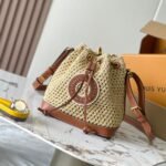 {Style No: SZ62NYFG} NOÉ PURSE 24 IN BEIGE CROCHETED RAFFIA AND BROWN CALFSKIN TRIM