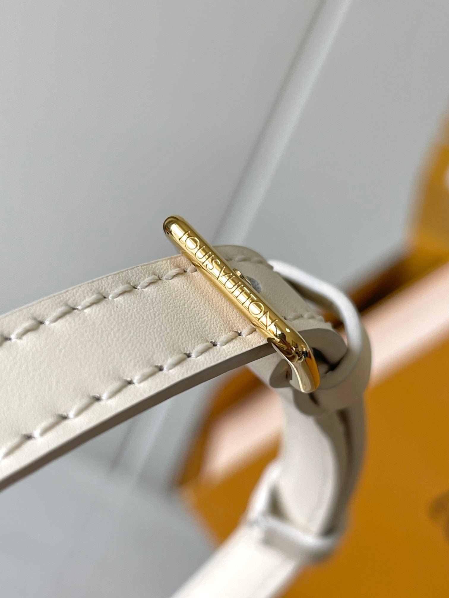 {Style No: OL4OALFU} BABYLONE TOTE 31 IN WHITE MONOGRAM EMPREINTE LEATHER - Image 3