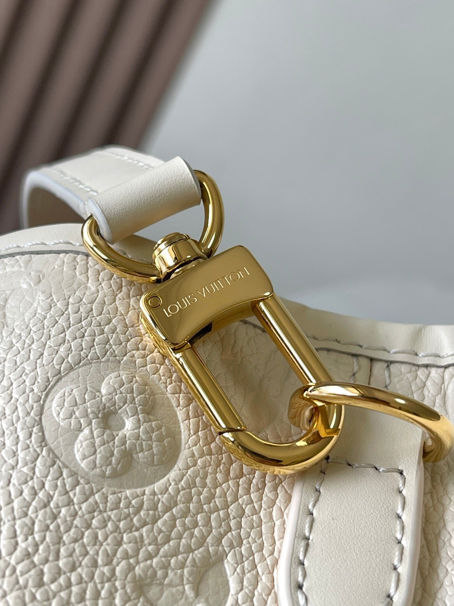{Style No: OL4OALFU} BABYLONE TOTE 31 IN WHITE MONOGRAM EMPREINTE LEATHER - Image 5
