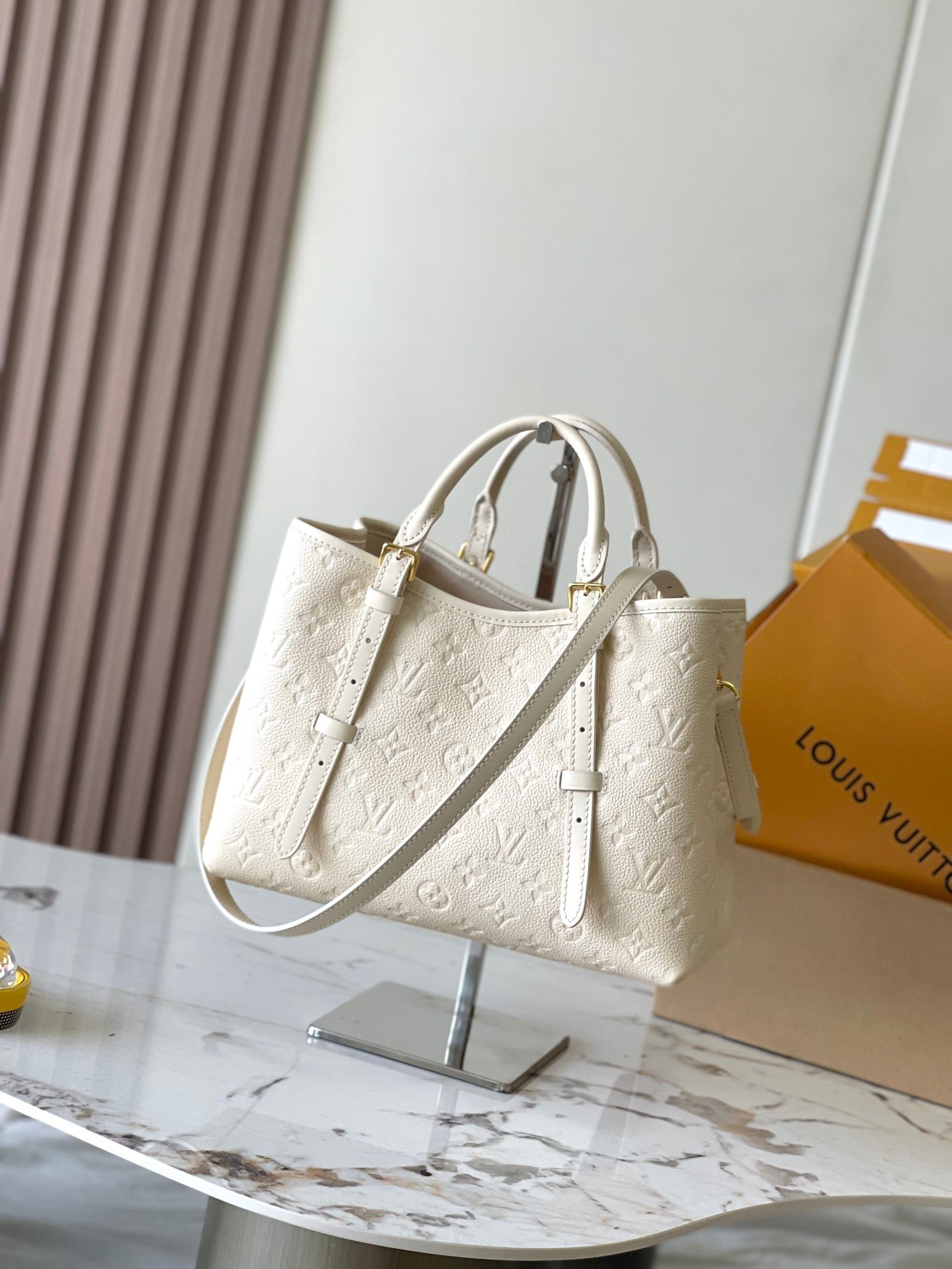 {Style No: OL4OALFU} BABYLONE TOTE 31 IN WHITE MONOGRAM EMPREINTE LEATHER - Image 7